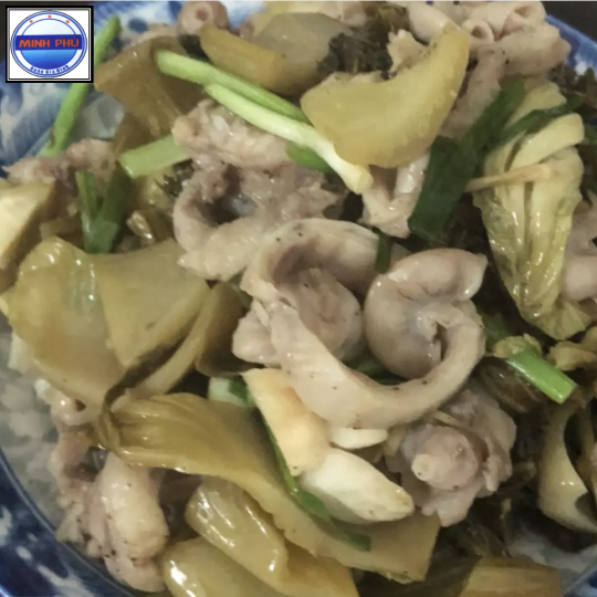 Dồi trường xào cải chua 