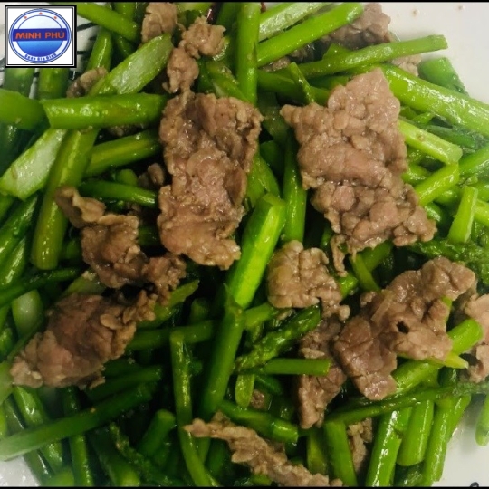 Măng tây xào bò
